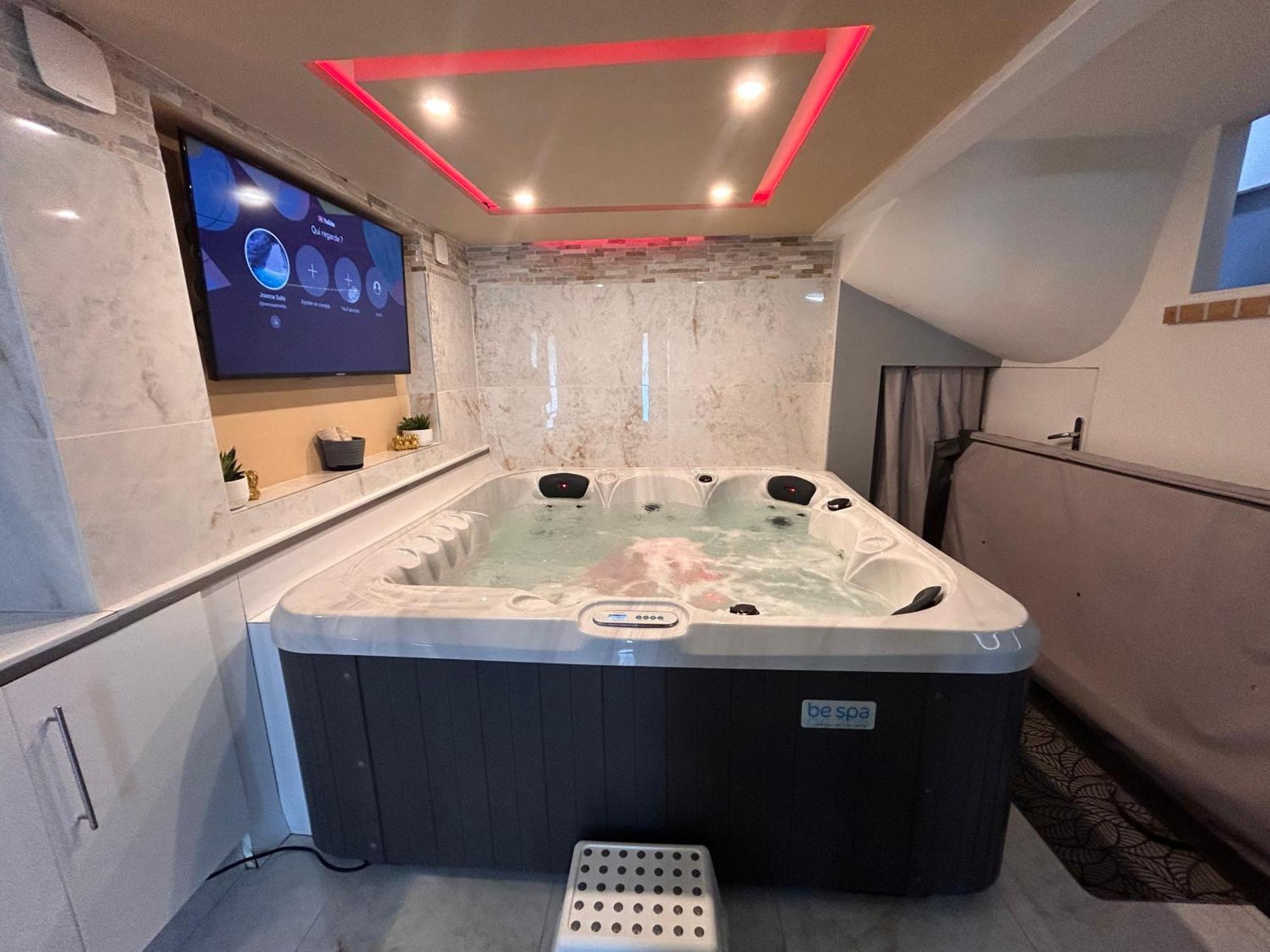 Spa Jacuzzi Moon White Vaudherland المظهر الخارجي الصورة